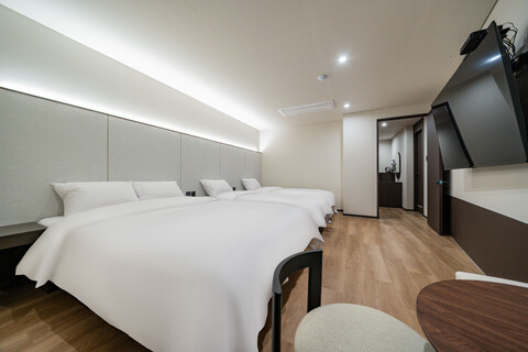 동대문 관광호텔 (Tourist Hotel)