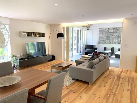 Guest House Paper Moon