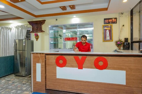 OYO 811 Hotel New Pokhara Palace