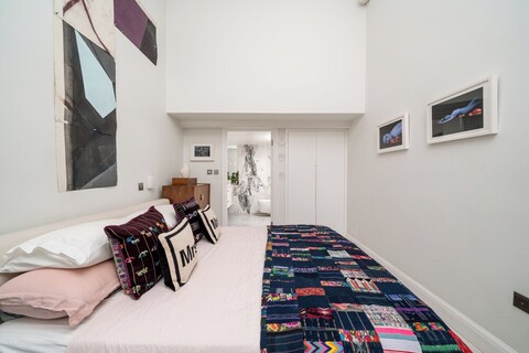 조이비 사우스 켄싱턴 피에드-아-테르