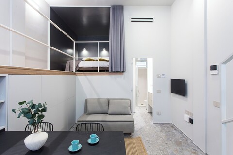 나이틀리 밀라노 데르가노