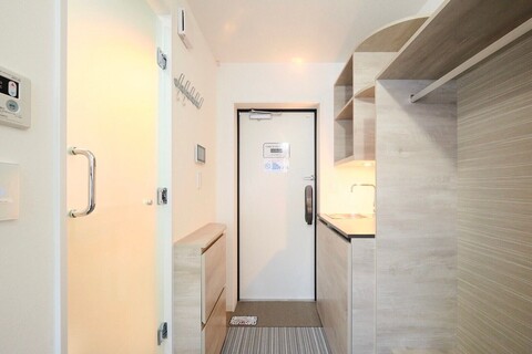 HJ 플레이스 타카나와 바이 트라노바