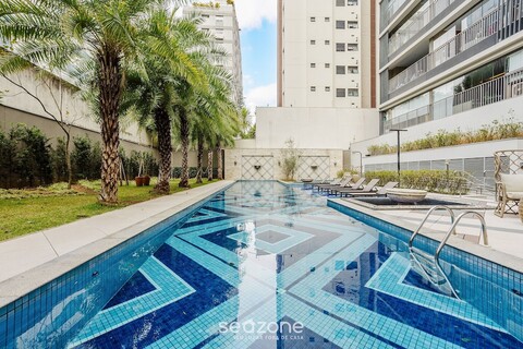 파라이스에 수영장이 있는 콘도미니엄의 스튜디오 Zah0811