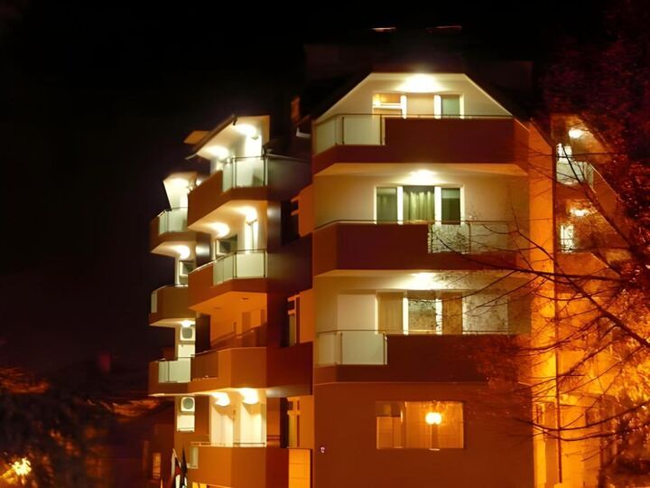 ALPHA family HOTEL-i