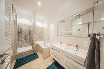 Nice Central City Room