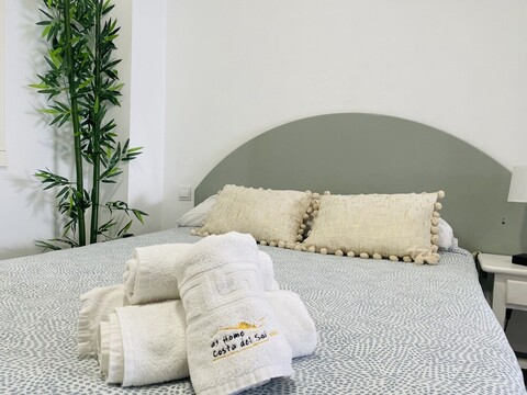 에스투디오 카라베오 히메나, 앳 홈 코스타 델 솔