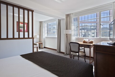 멜리아 화이트 하우스 아파트먼트