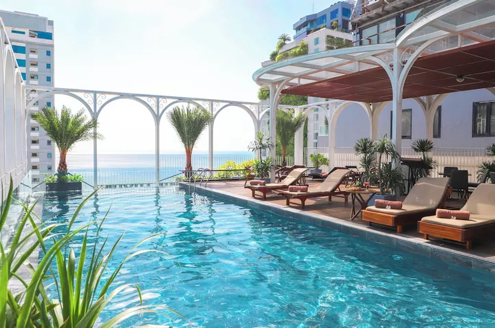 Golden Lotus Luxury Hotel Da Nang
