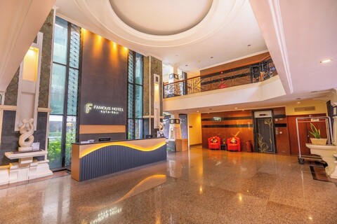 페이머스 호텔 쿠타