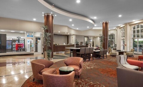 데저트 팜스 호텔 & 스위트