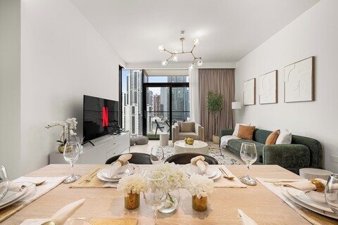 델루조 스테이즈 – 부르즈 크라운 컬렉션