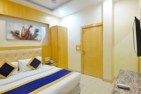 호텔 프린스 팰리스 디럭스 바이 체크 인 룸