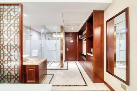 Hangzhou Huaxi Hotel (Yintai Department Store Linping Branch)