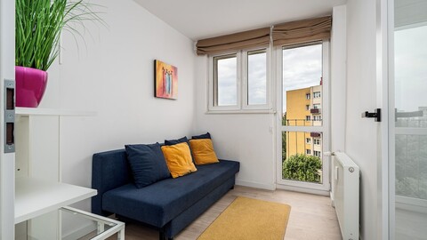 아파트먼티 썬 & 스노우 알. 예로졸림스키에