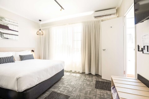 나이트캡 앳 핀즈베리 호텔