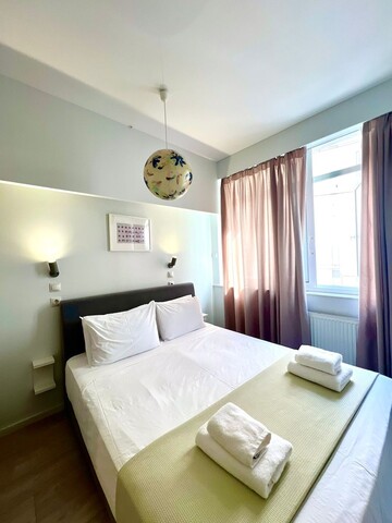 모나스티라키 106, 슈퍼호스트 허브