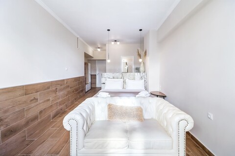 모나스티라키 507 슈퍼호스트 허브