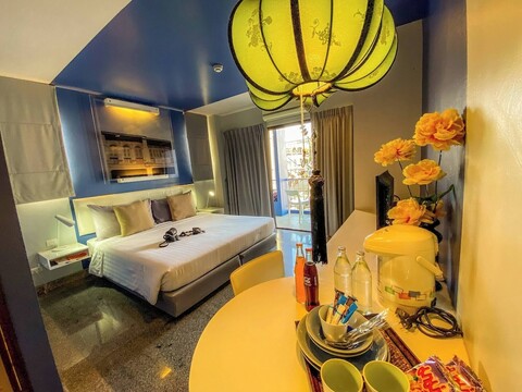 푸켓타운 발코니가 있는 룸호텔