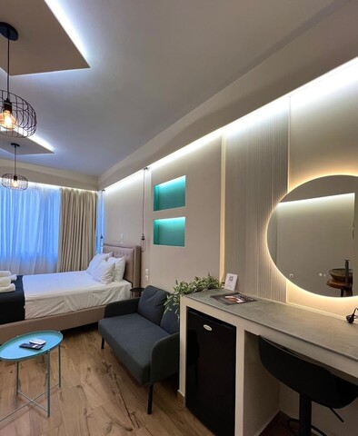 모나스티라키 308, 슈퍼호스트 허브