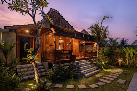 쿠부 첨첨 메사리 프라이빗 빌라