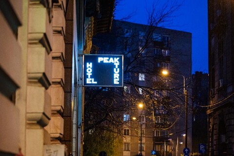 Peakture Hotel
