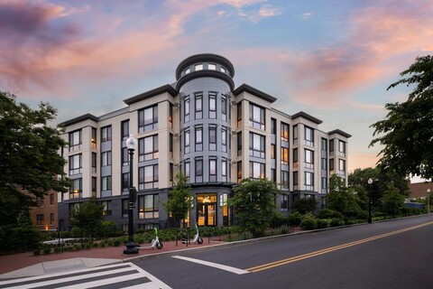 레지드 네이비 야드, 윈덤 레지던스