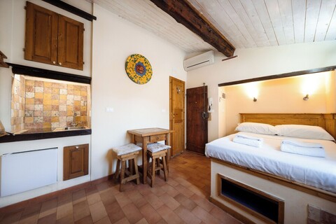 니도 토르나부오니 바이 MMega