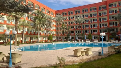 부들 그랜드 피라미드