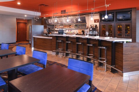 코트야드 바이 메리어트 피츠버그 몬로빌