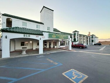 Casa Blanca Hotel - Corona