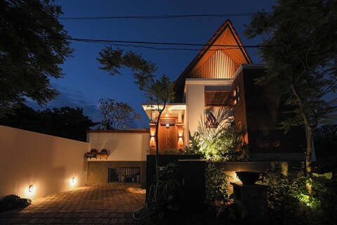 더 아르다나 레지던스