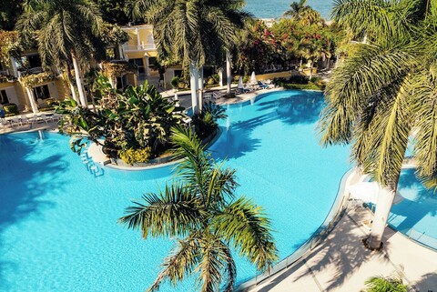 파라다이스  인/여관 비치  리조트  - 마모라