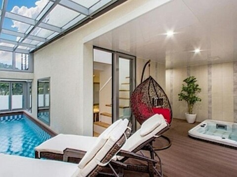 French Cat Pool Villa Pension