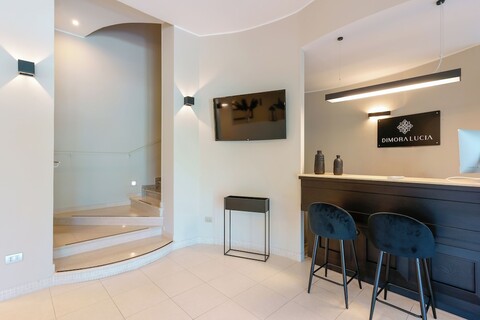 디모라 루치아 호텔