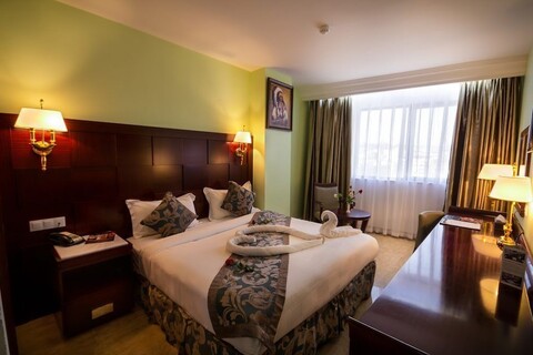 솔탄 호텔 - 후세인 데이