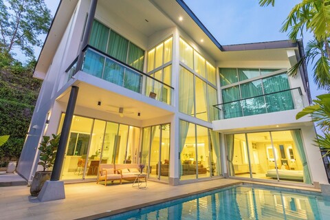 푸켓에서 가장 멋진 4베드룸, 방타오 비치까지 1.5km V141