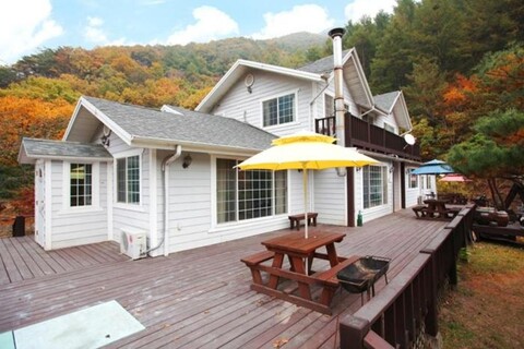 Starry Night Pension (Damteo Auto Camping Site)