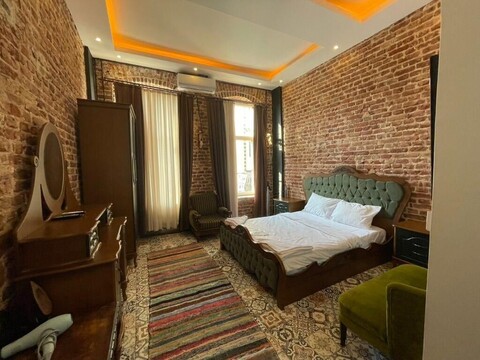 탁심 스톤 월 아파트먼트