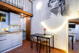 2 - Monolocale silenzioso a due passi dal centro