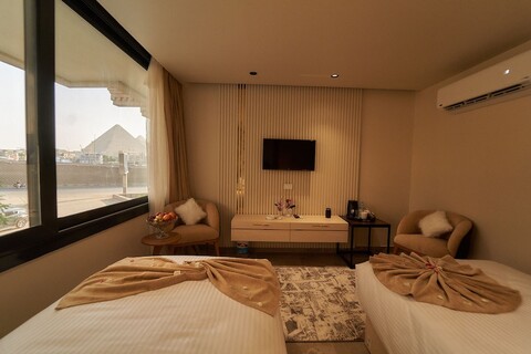 골드의 피라미드 호텔