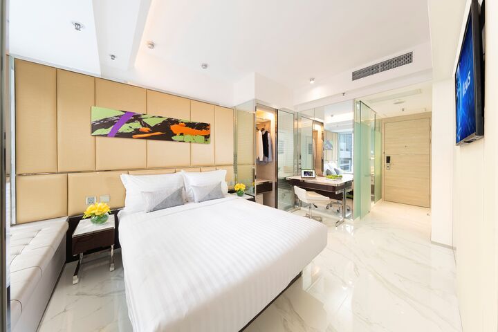 room detail thumbnail 1