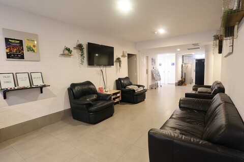 콰카 백패커스 호스텔 퍼스, 체크인 시 유효한 여권 필요