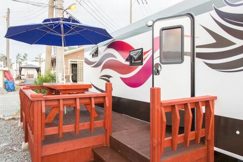 Seascape Caravan Glamping