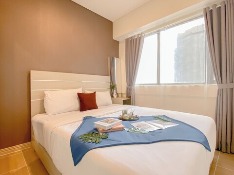 메이카르타의 아늑하고 미니멀리스트 2베드룸 아파트먼트