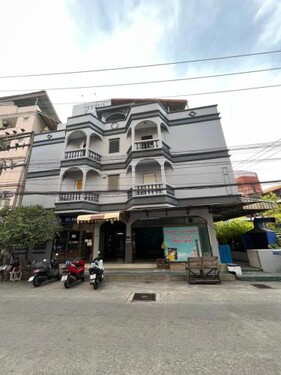104 Wanna Apartment