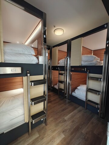 아이 스트리트 캡슐 호스텔