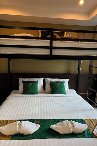 아다마즈 하우스