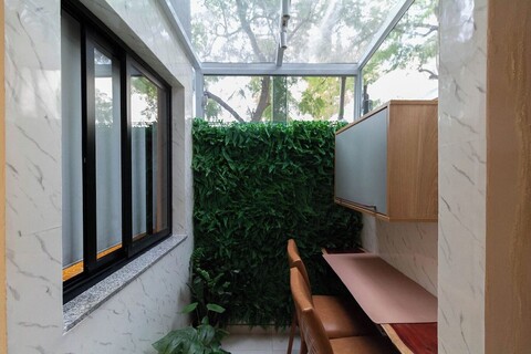 스튜디오 컴플레토 펫프렌들리, 알리안츠 근처