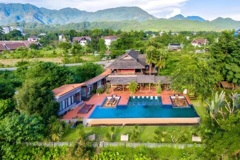 리샤 그랜드 호텔 C 반비엥