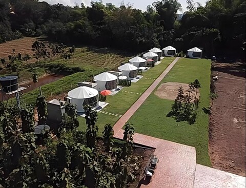 더 메도우 글램핑 리조트